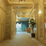 Royal & Hotell