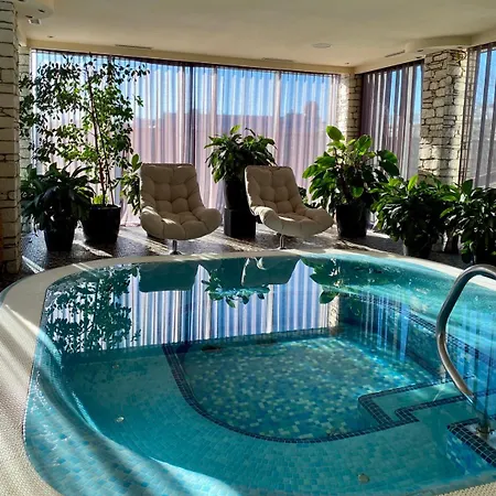 Royal & 5* Riga