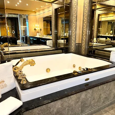 Готель Royal & 5*