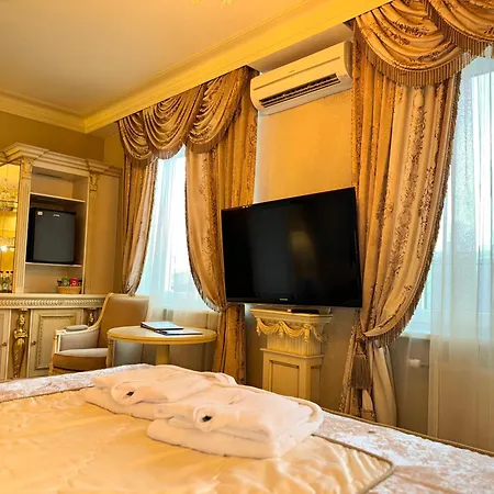 Готель Royal & 5*