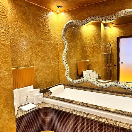 Royal & Готель 5*