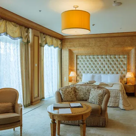 Viesnīca Royal & 5*