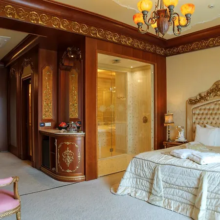 Royal & Готель 5*