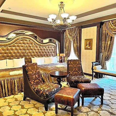 Royal & 5*