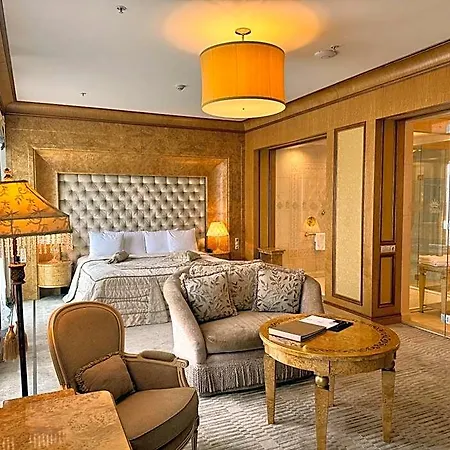 Hotel Royal &