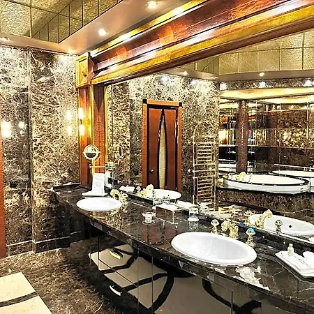 Hotel Royal &