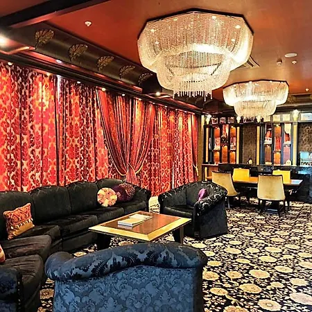 Royal & Hotel