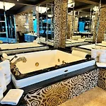 Hotel Royal &