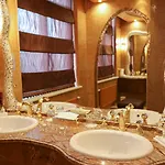 Hotel Royal &