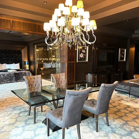 Royal & 5* Riga