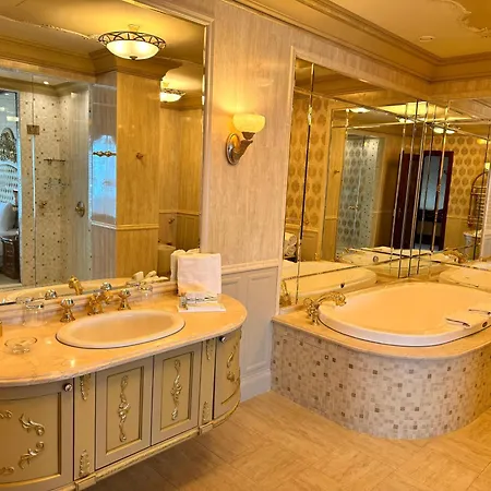 Royal & Hotel 5*