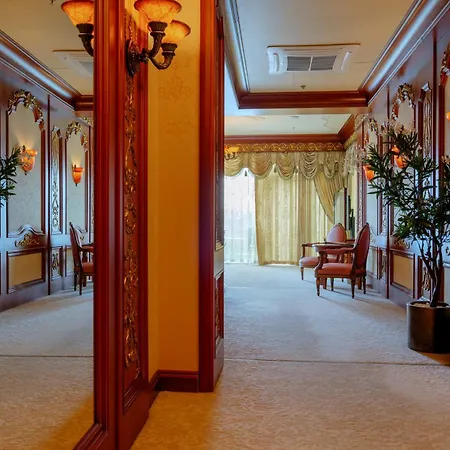 Royal & 5* Riga