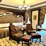 Hotel Royal &