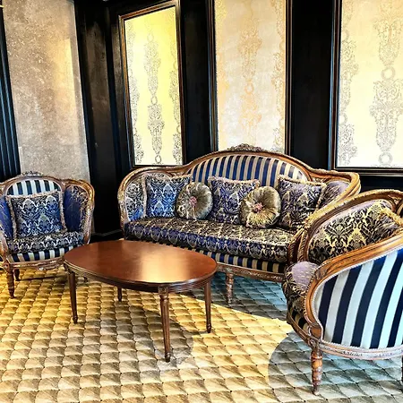 Royal & Hotel 5*