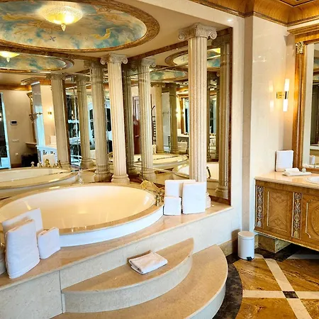 Royal & 5* Riga