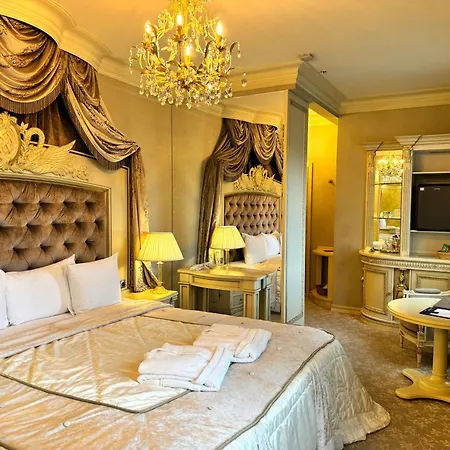 Hotel Royal &