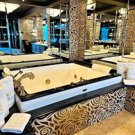 Hotel Royal &
