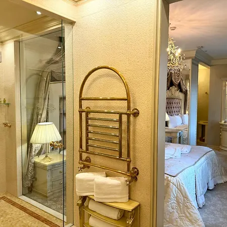 Royal & 5* Riga