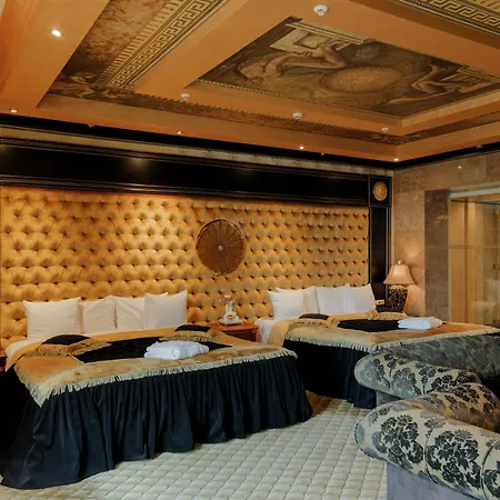 Hotel Royal &